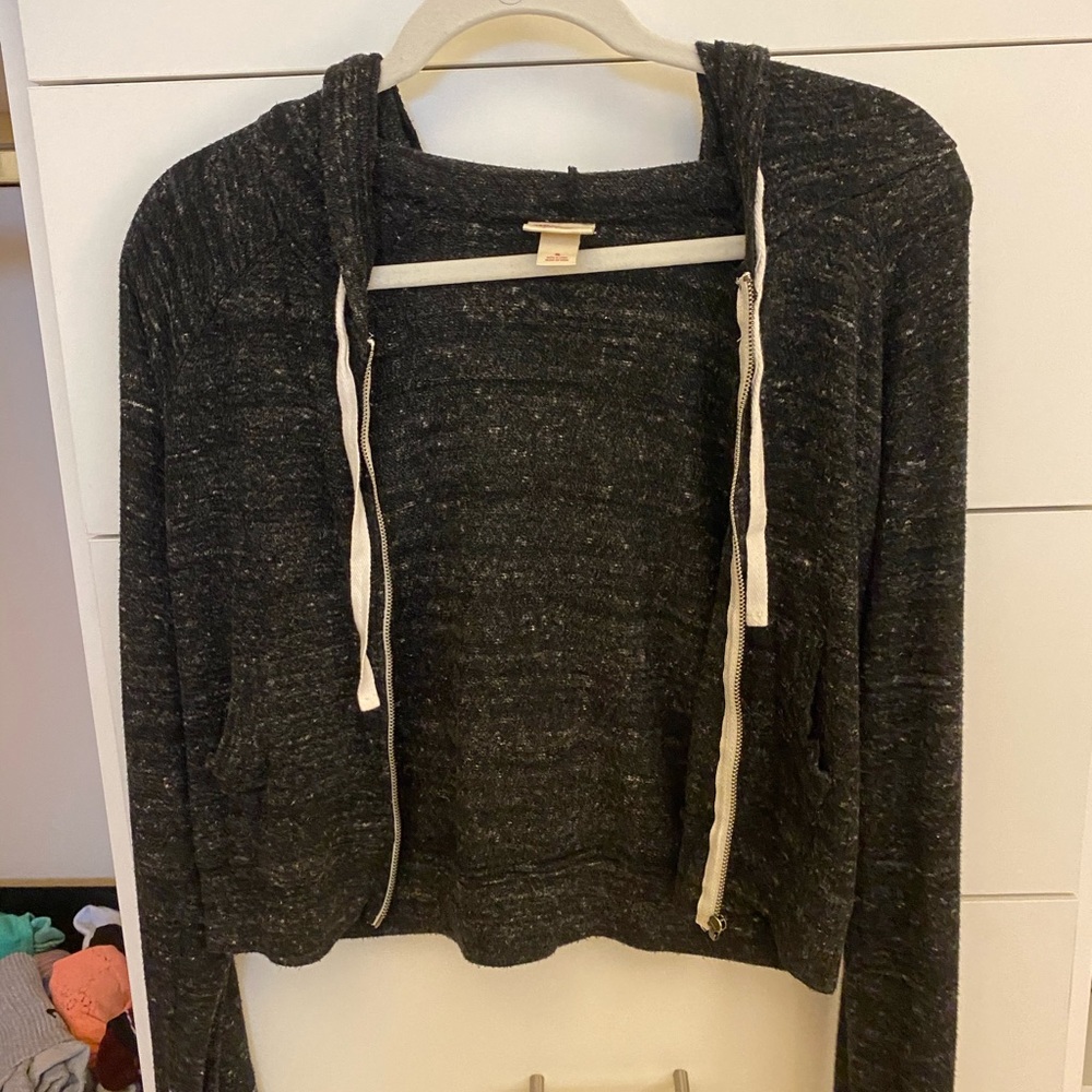 Zip up, cropped jacket